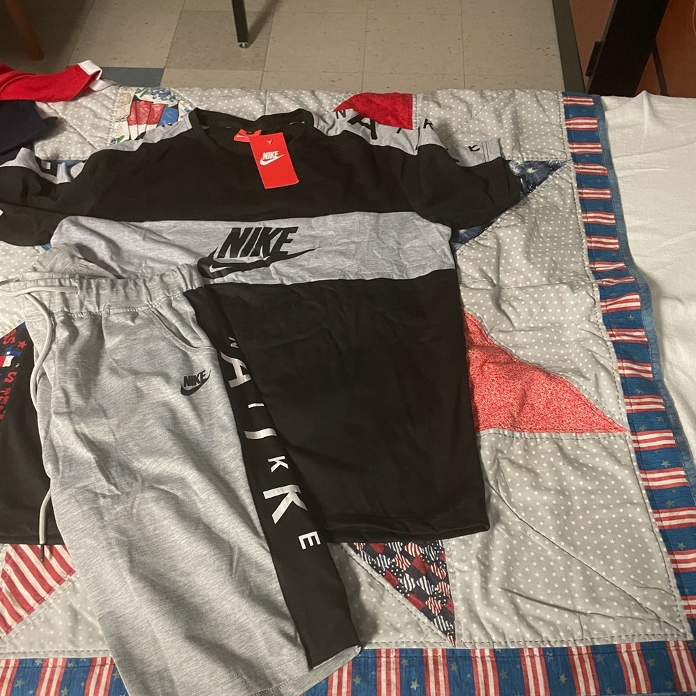 Nike shorts and shirt, choose color - Picture 2 of 3